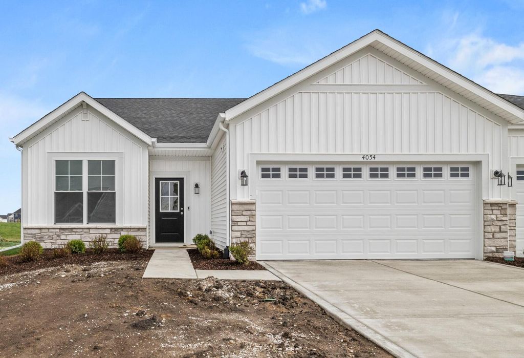 4054 Reflection Place, Valparaiso, IN 46385