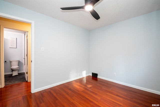 7601 N DERBY Road, Peoria, IL 61615