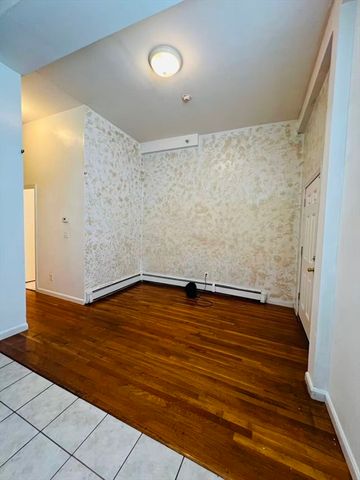 110 Branch St 2, Lowell, MA 01851