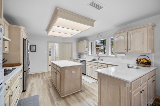 23301 Greenwood Trail, Bullard, TX 75757