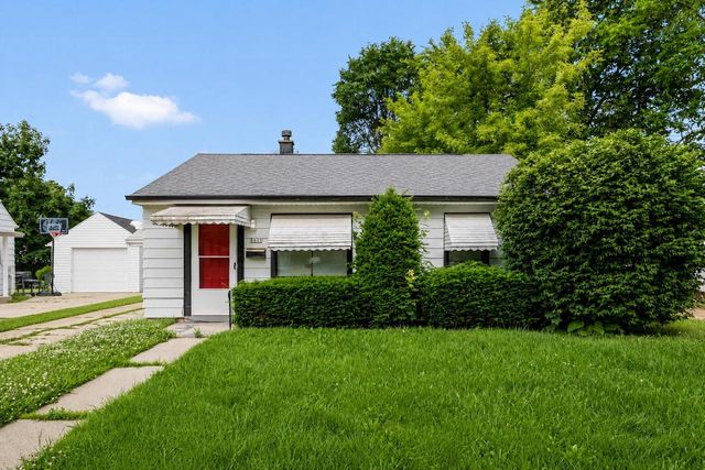 5695 N 57th STREET, Milwaukee, WI 53218