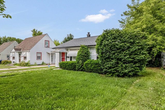 5695 N 57th STREET, Milwaukee, WI 53218