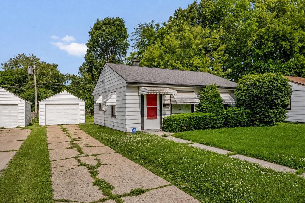 5695 N 57th STREET, Milwaukee, WI 53218