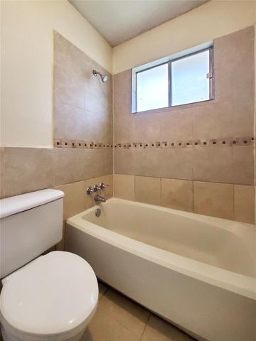 2827 Wilcrest DR, Austin, TX 78748