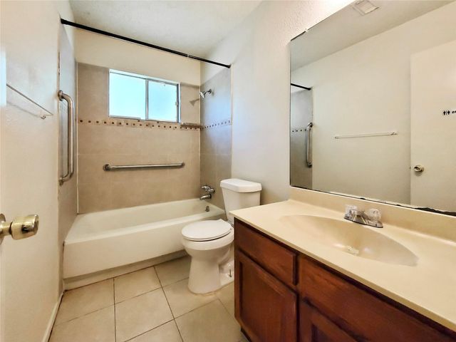 2827 Wilcrest DR, Austin, TX 78748