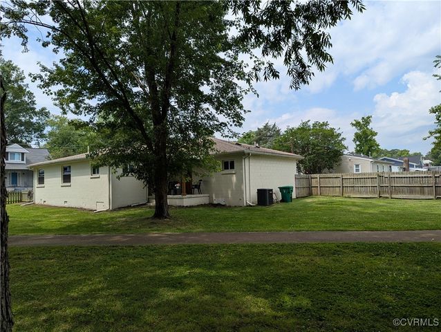 186 Piedmont Ave, Colonial Heights, VA 23834