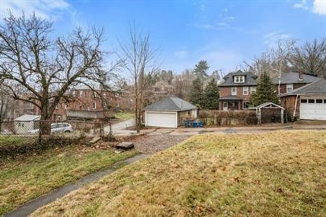 139 Sumner Ave, Forest Hills Boro, PA 15221