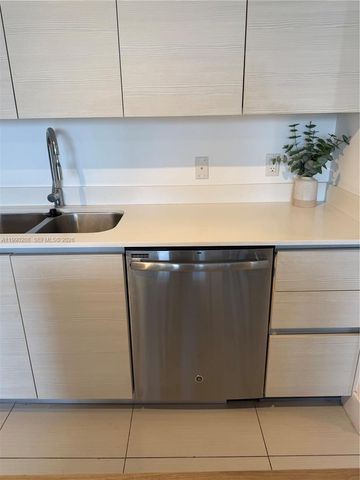 4250 NE Biscayne Blvd 1115, Miami, FL 33137