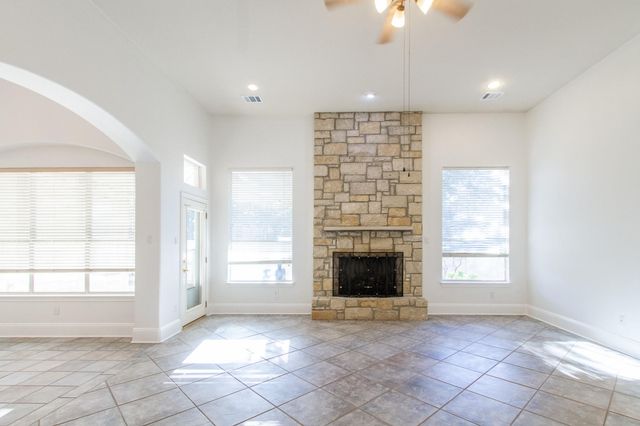 31 Lost Meadow TRL, The Hills, TX 78738