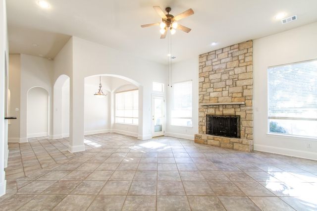 31 Lost Meadow TRL, The Hills, TX 78738