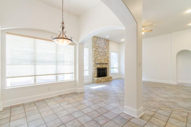31 Lost Meadow TRL, The Hills, TX 78738