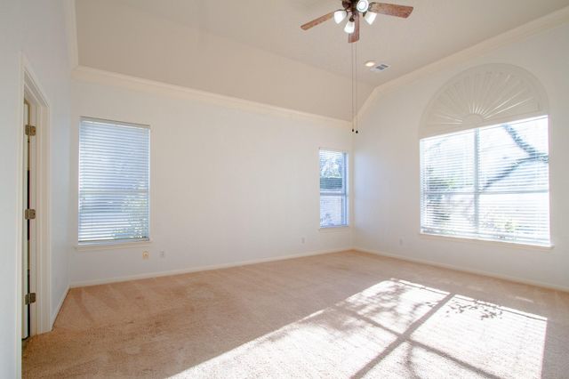 31 Lost Meadow TRL, The Hills, TX 78738