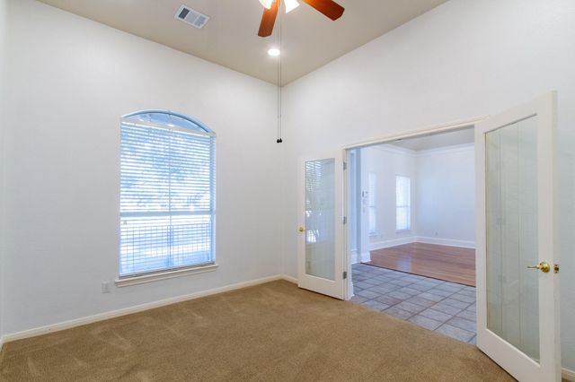 31 Lost Meadow TRL, The Hills, TX 78738