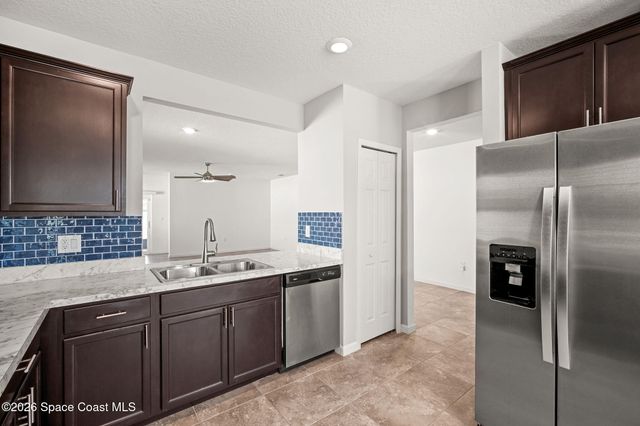 389 Guinevere Drive SW, Palm Bay, FL 32908