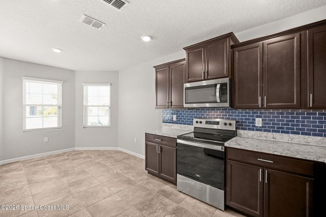 389 Guinevere Drive SW, Palm Bay, FL 32908