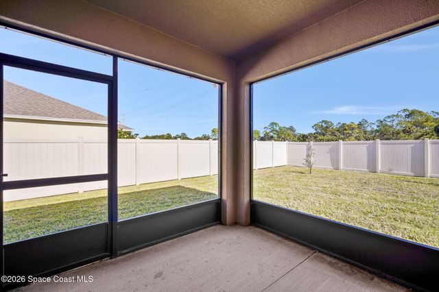 389 Guinevere Drive SW, Palm Bay, FL 32908