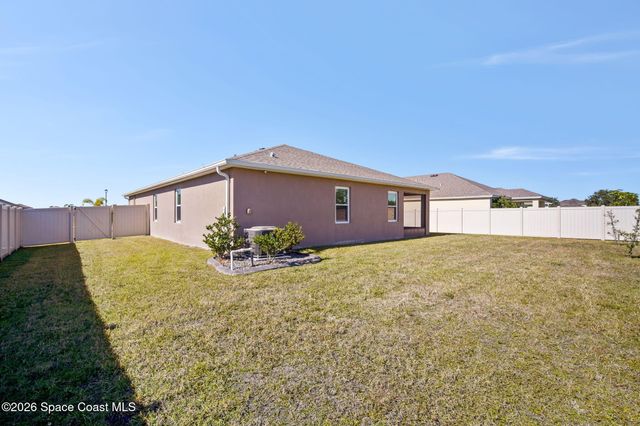 389 Guinevere Drive SW, Palm Bay, FL 32908