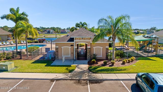 389 Guinevere Drive SW, Palm Bay, FL 32908
