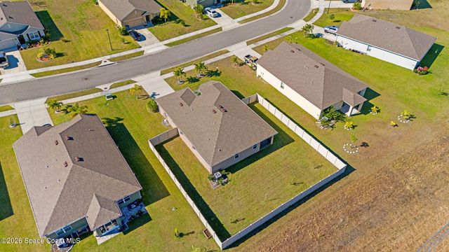 389 Guinevere Drive SW, Palm Bay, FL 32908