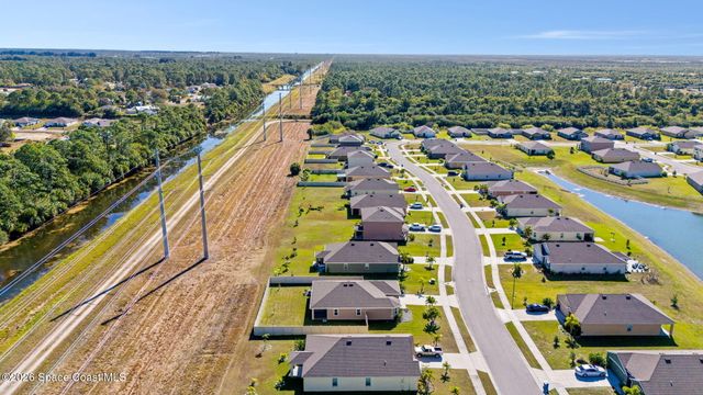 389 Guinevere Drive SW, Palm Bay, FL 32908