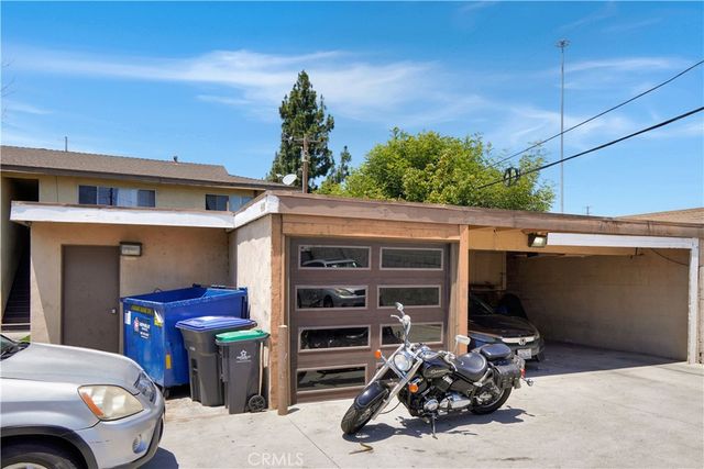 1600 Picadilly, Fullerton, CA 92833