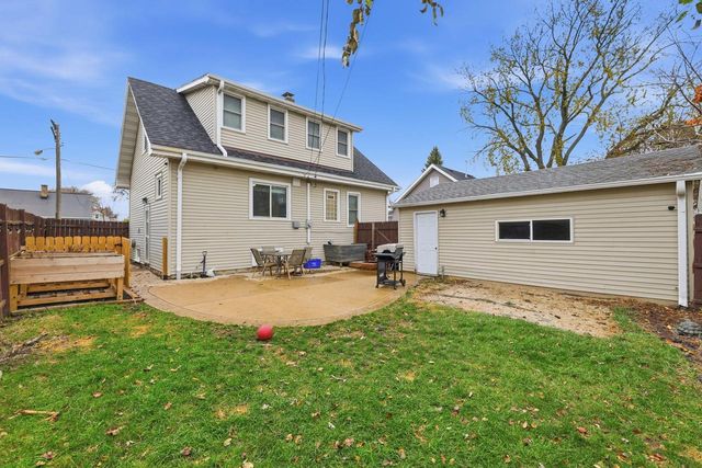 7717 17th AVENUE, Kenosha, WI 53143