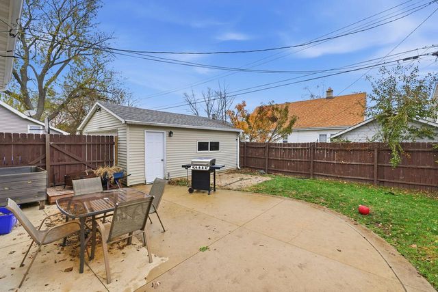 7717 17th AVENUE, Kenosha, WI 53143