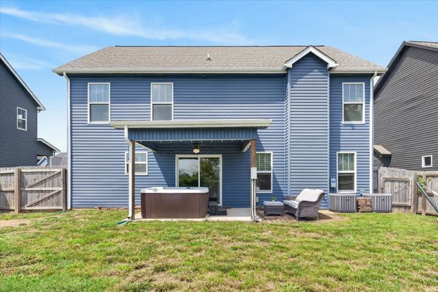 488 Kinslow Ct, Clarksville, TN 37040