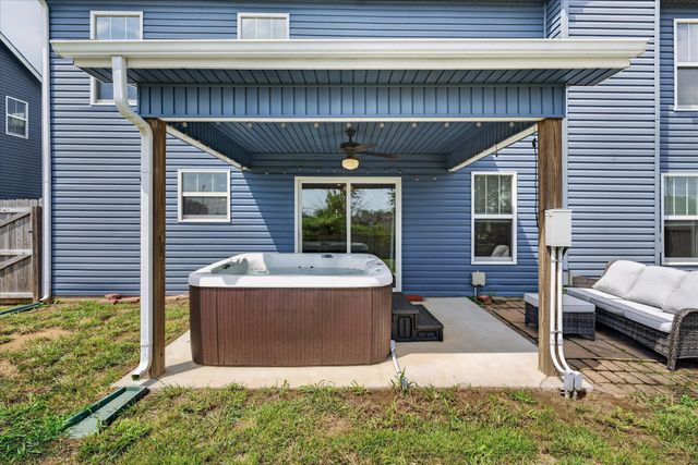 488 Kinslow Ct, Clarksville, TN 37040