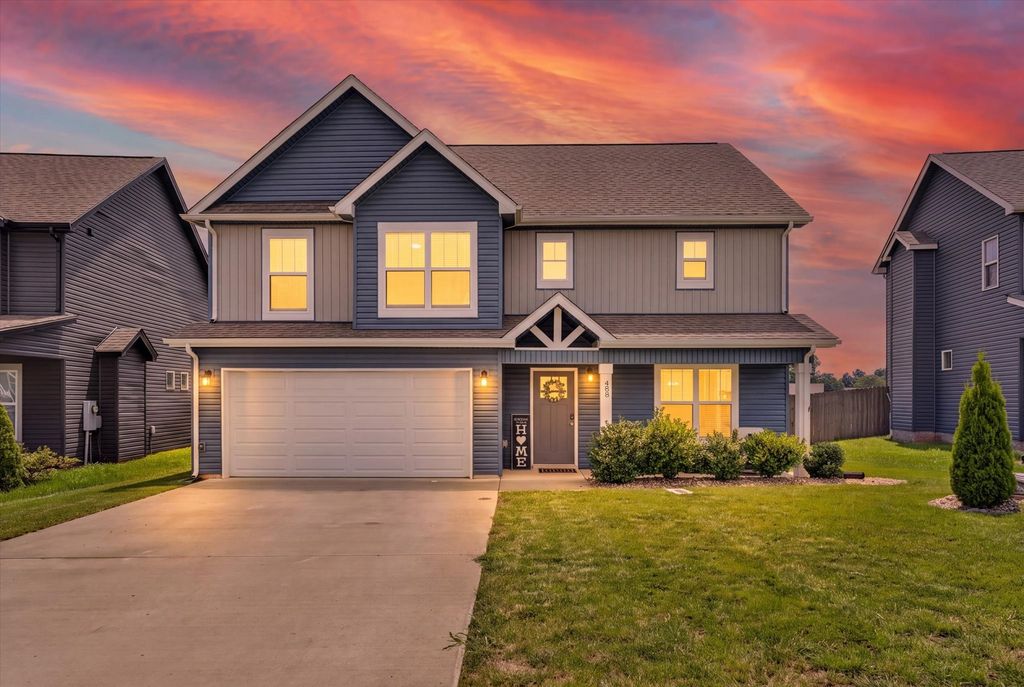 488 Kinslow Ct, Clarksville, TN 37040