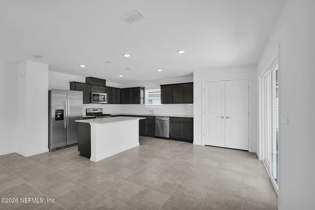 7039 SANDPERCH Street, Jacksonville, FL 32244