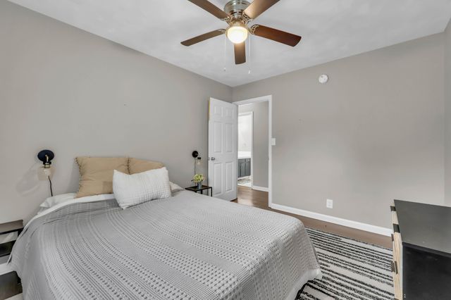 573 Chesterfield Dr, Clarksville, TN 37043