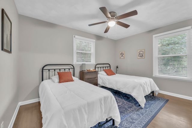 573 Chesterfield Dr, Clarksville, TN 37043