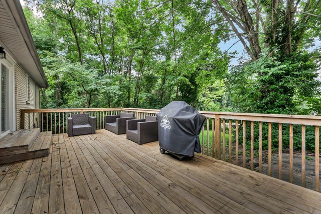 573 Chesterfield Dr, Clarksville, TN 37043