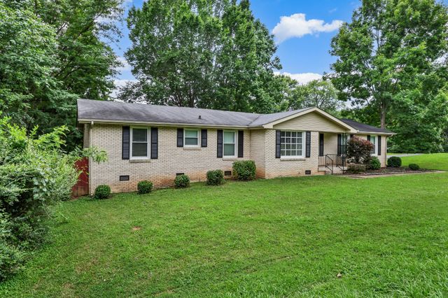 573 Chesterfield Dr, Clarksville, TN 37043