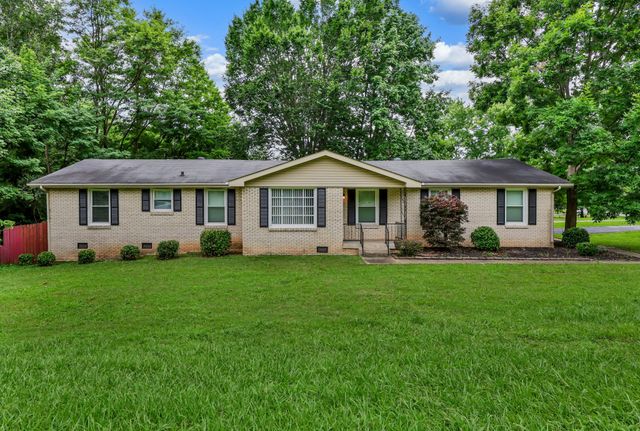 573 Chesterfield Dr, Clarksville, TN 37043