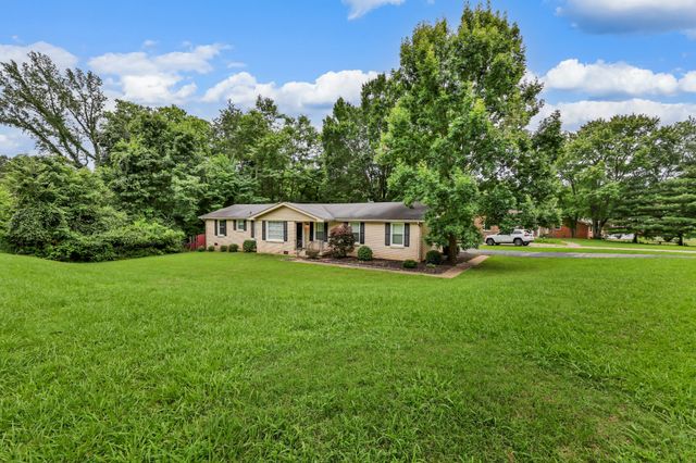 573 Chesterfield Dr, Clarksville, TN 37043