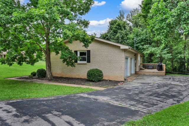573 Chesterfield Dr, Clarksville, TN 37043