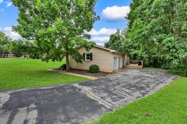 573 Chesterfield Dr, Clarksville, TN 37043
