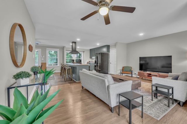 573 Chesterfield Dr, Clarksville, TN 37043