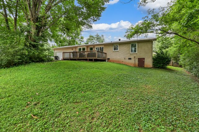 573 Chesterfield Dr, Clarksville, TN 37043