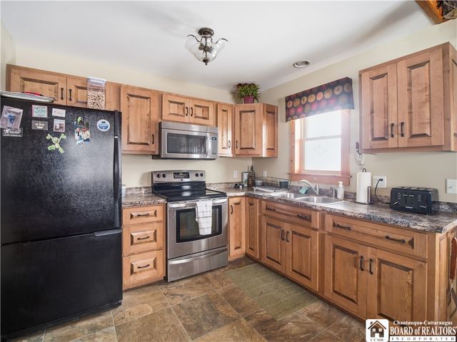 7497 Hall Road, Charlotte, NY 14718