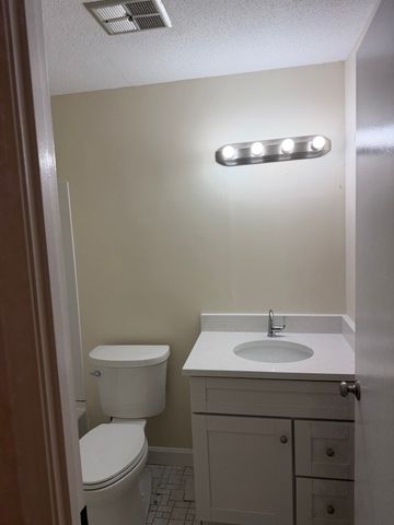 655 West Lowell Avenue 20, Haverhill, MA 01832