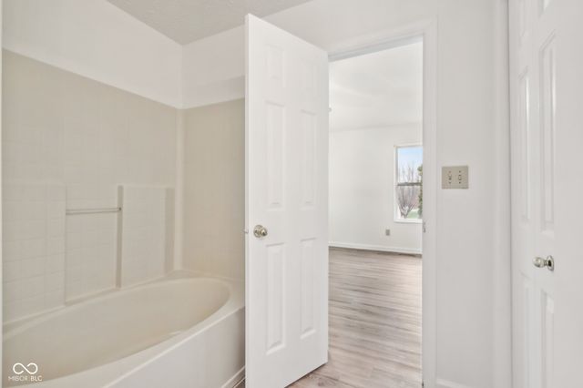 5344 Arbor Creek Drive, Indianapolis, IN 46254