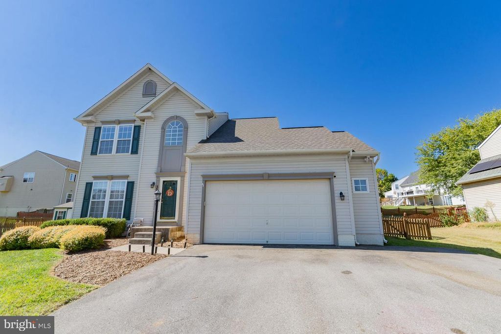 39 N KIMBERWICKE DR, Charles Town, WV 25414
