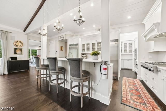 77 Kent Place Blvd, Summit City, NJ 07901