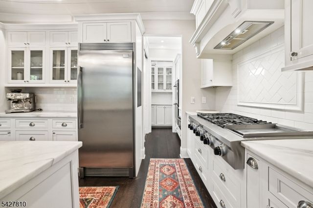 77 Kent Place Blvd, Summit City, NJ 07901