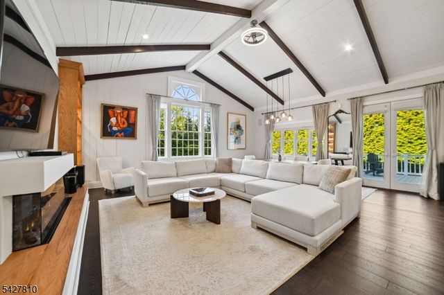 77 Kent Place Blvd, Summit City, NJ 07901