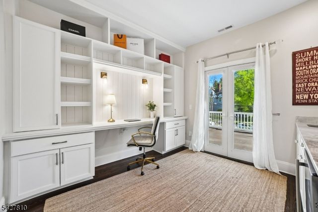 77 Kent Place Blvd, Summit City, NJ 07901