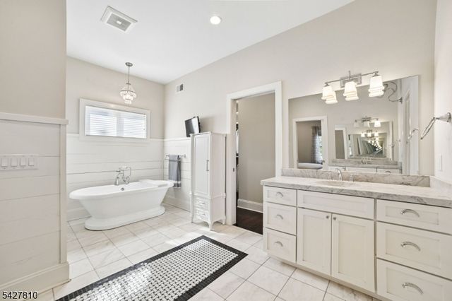 77 Kent Place Blvd, Summit City, NJ 07901